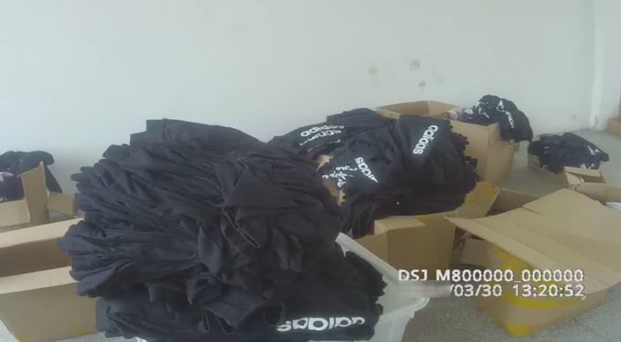 阿迪达斯高仿和正品区别,阿迪达斯正品和高仿区别