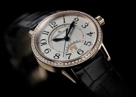 积家空气钟走时准度,积家手动机械表上弦的正确方法