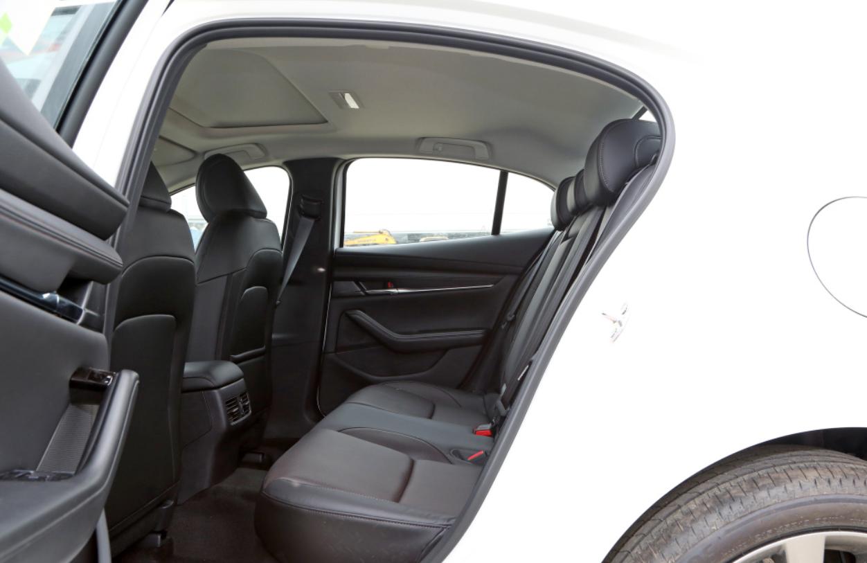 马自达3昂克赛拉次世代有多好,曾经的神车皇冠