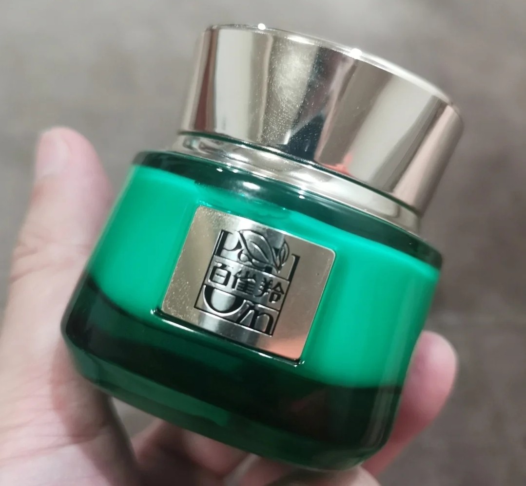 女孩买护肤品选哪几样,女人买护肤品买什么品牌