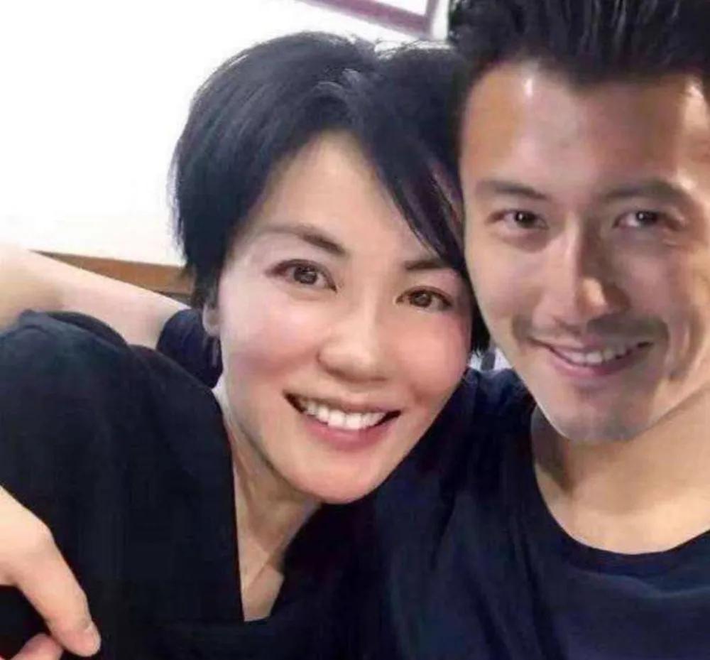 王菲怎么样谈恋爱的,歌坛天后王菲谢霆锋