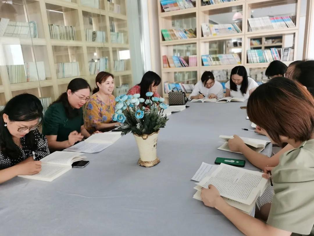 教师如何培养小学生的阅读能力,小学教师靠阅读成功