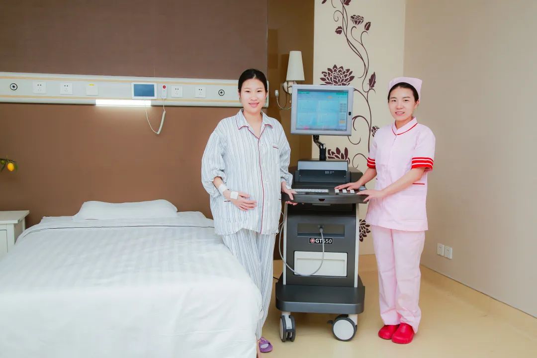 学习正常分娩指南,优化孕妇在产程和分娩中的体验,维护产妇尊严