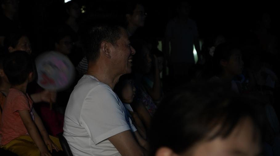 杭州露天电影播放,杭州一小区的这把火差点酿成悲剧