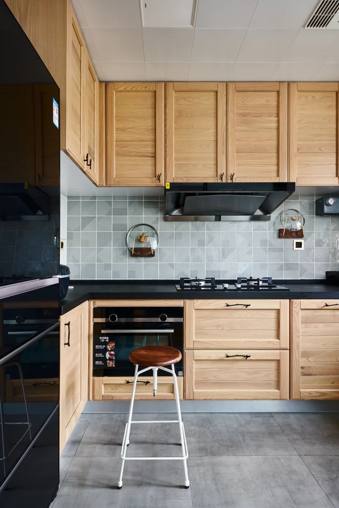 邻居秀家|细节控的家有多治愈?单凭她家开关就能出圈了