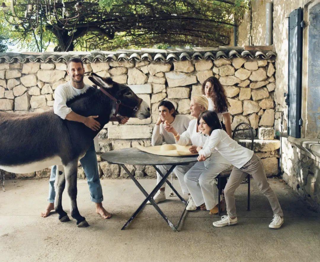 跟着ins最有品味男孩Jacquemus，去法国南部流浪