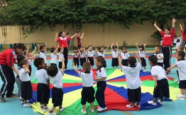 孩子幼儿园选择公立还是私立的好,3-6岁娃如何选择合适的幼儿园