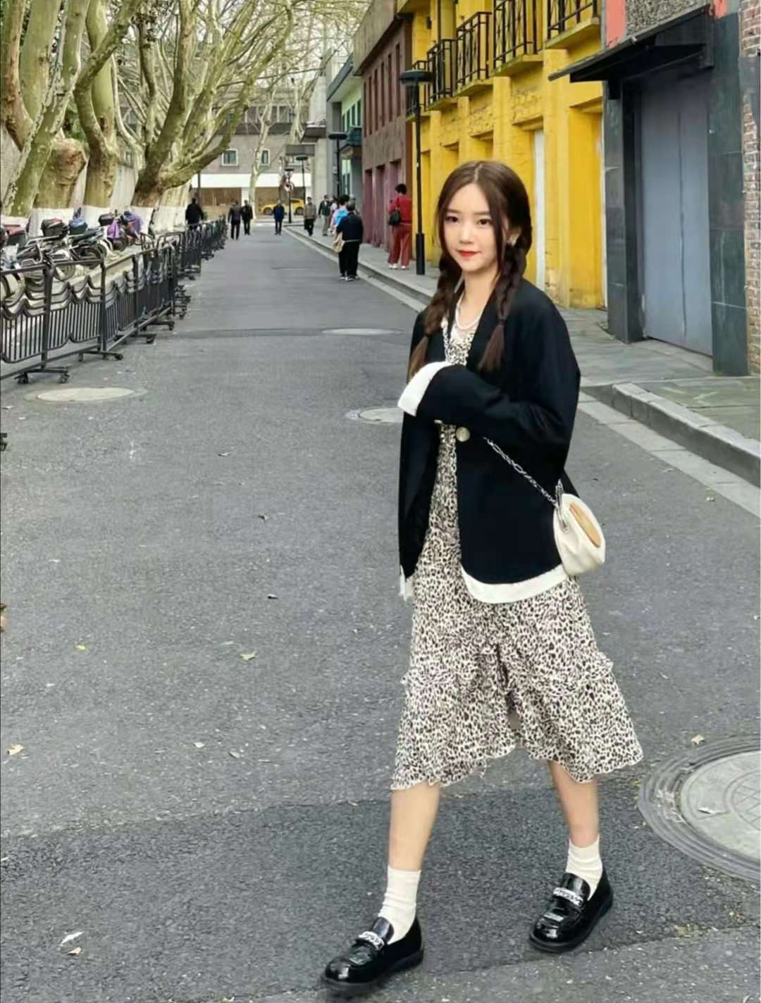 夏天穿搭女2021高级感 (衣服怎么穿搭女时尚2021夏季)