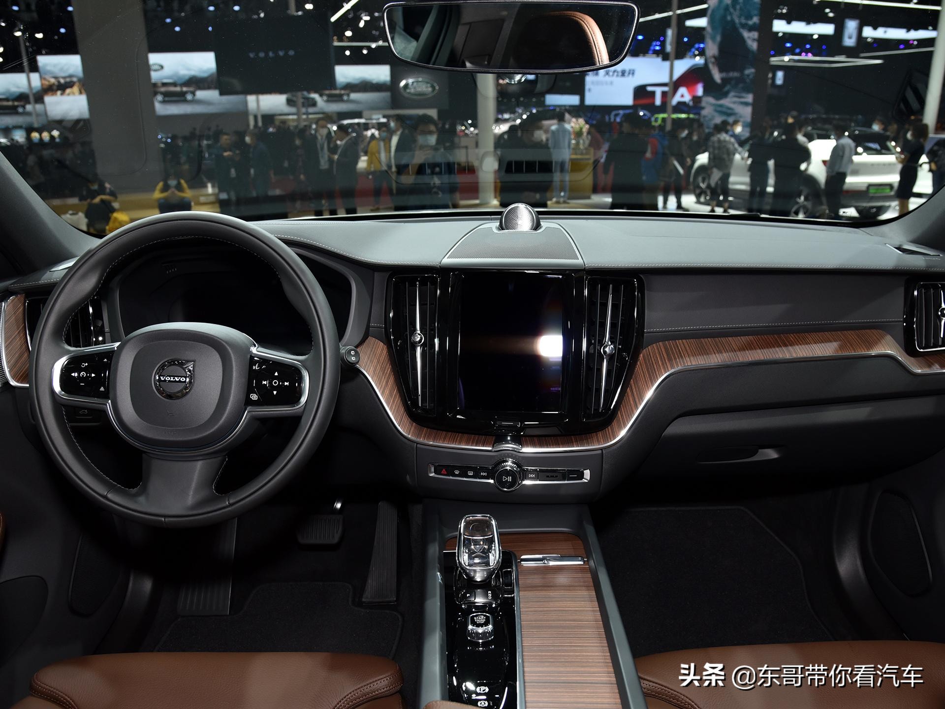 豪华品牌四驱SUV，宽敞舒适又安全，实拍沃尔沃XC60