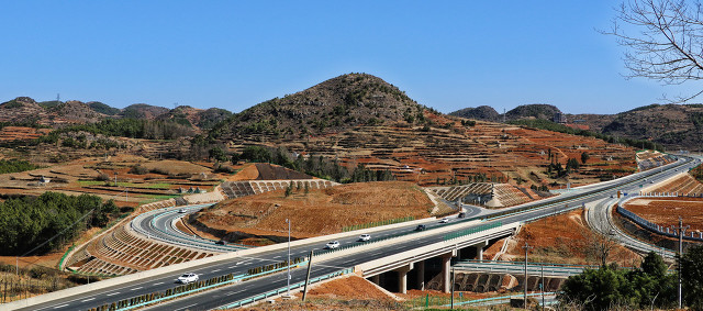 关于都匀至香格里拉的高速路,贵州都匀至云南香格里拉高速公路