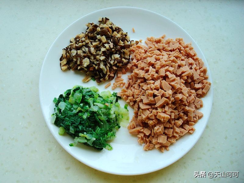 丸子怎么做才好吃不辣不上火,丸子怎么做又滑又嫩又有弹性