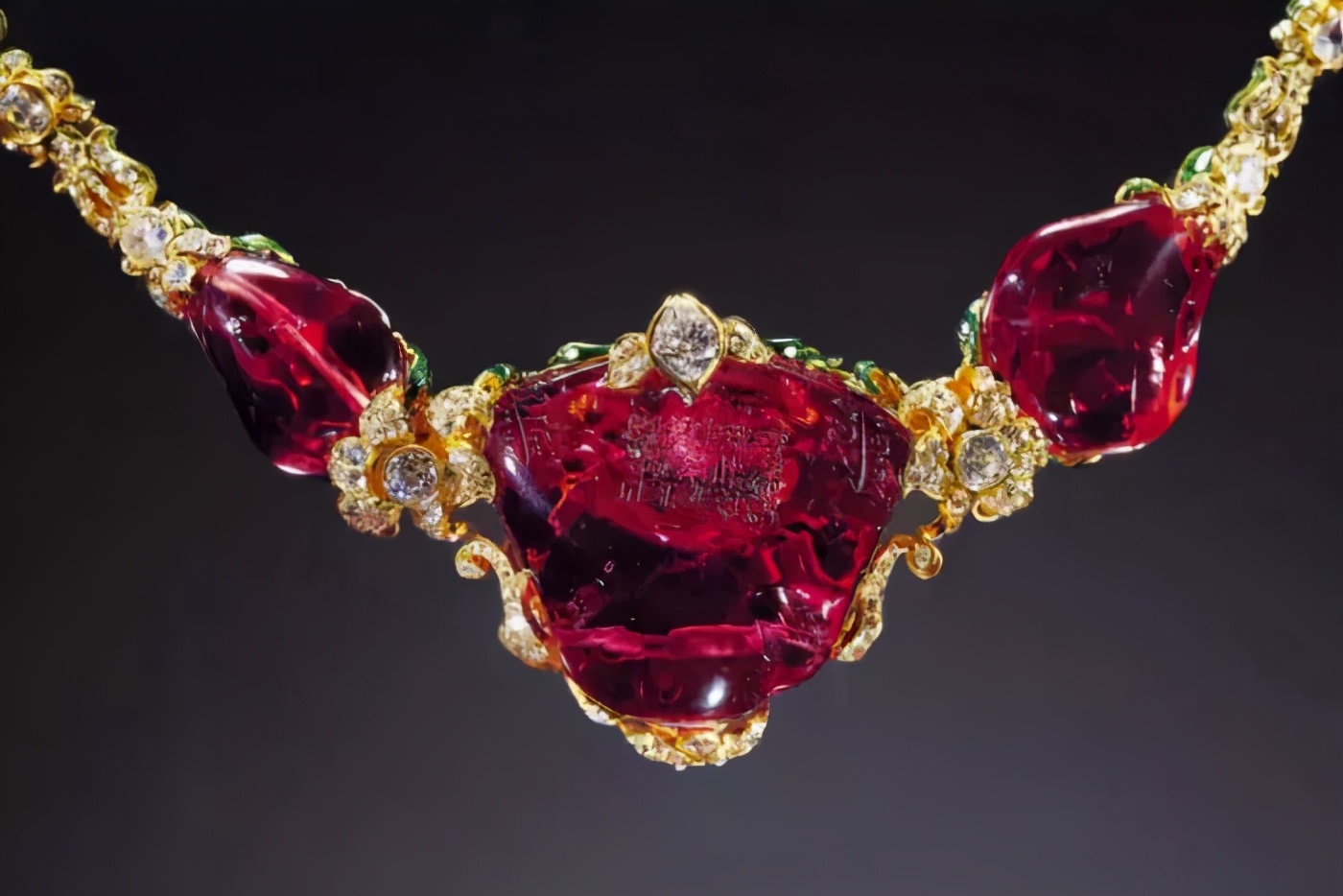 红尖晶石属性,红色尖晶石是宝石吗