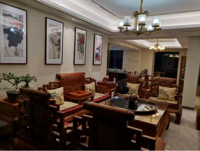 写鬼故事的作家被自己吓死,有个专门讲鬼故事的人是谁