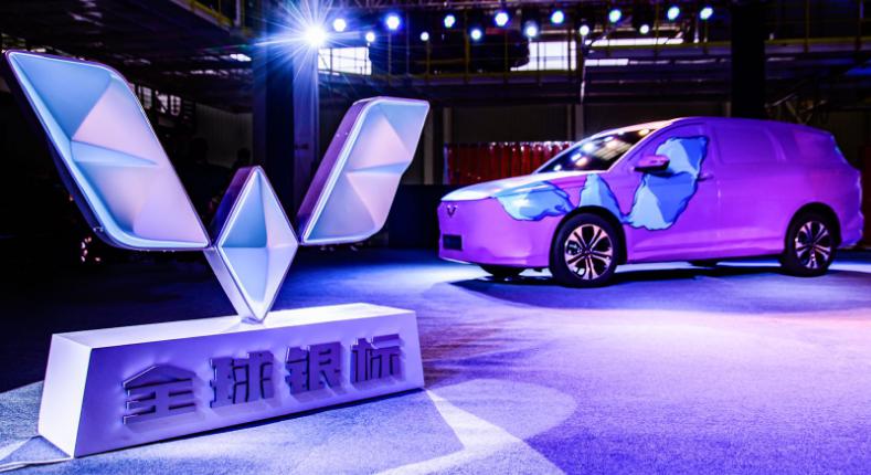 五菱最强地摊车,五菱地摊车双排最新款多少钱