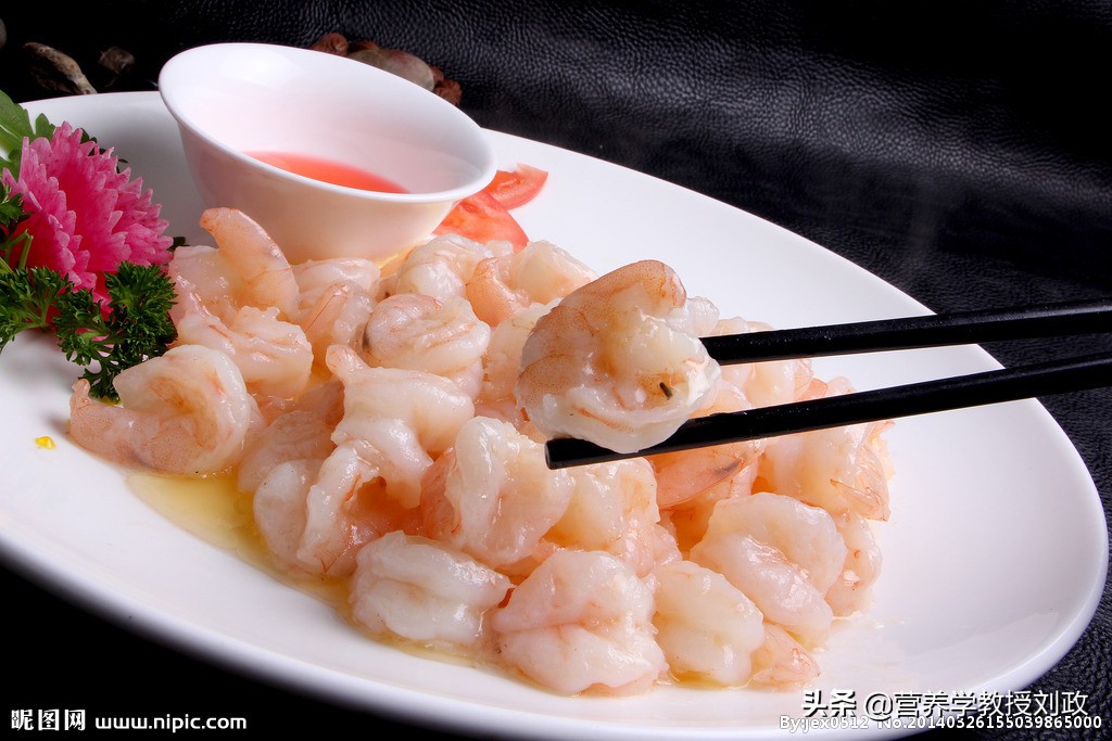 泡了甲醛的鱿鱼怎样处理才能吃,甲醛泡过的虾仁吃了会怎样