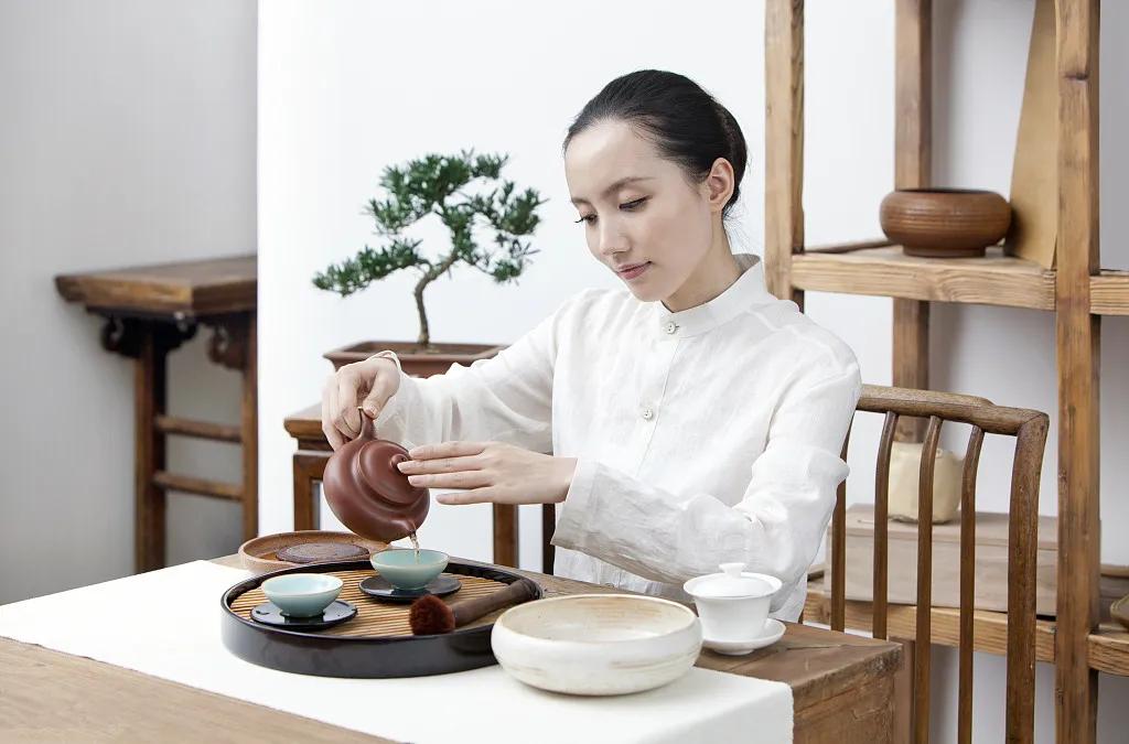 女生喝什么茶养皮肤最有效,茉莉花茶美白功效