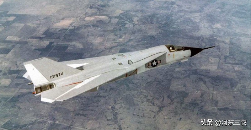 省钱并不代表好用，被国防部坑惨的F-111B“海猪”舰载机