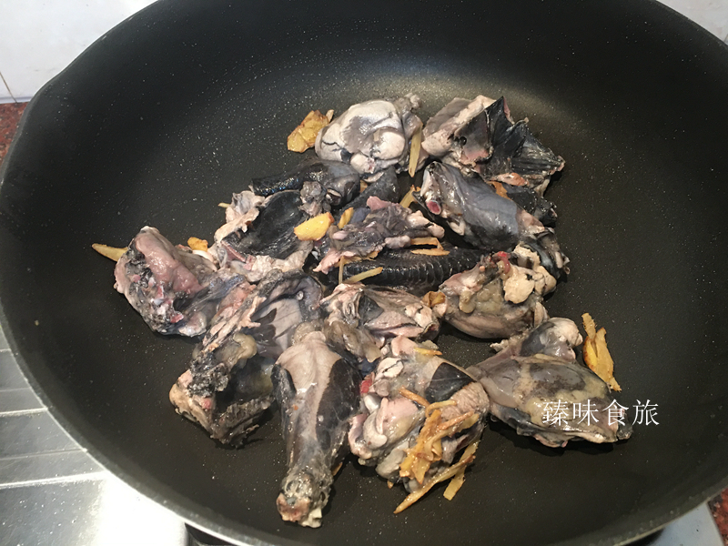 乌鸡海参汤隔水炖还是直接熬,海参乌鸡汤做法