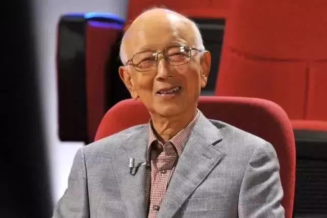 邹文怀怎么请李小龙来香港的,香港影坛大亨邹文怀