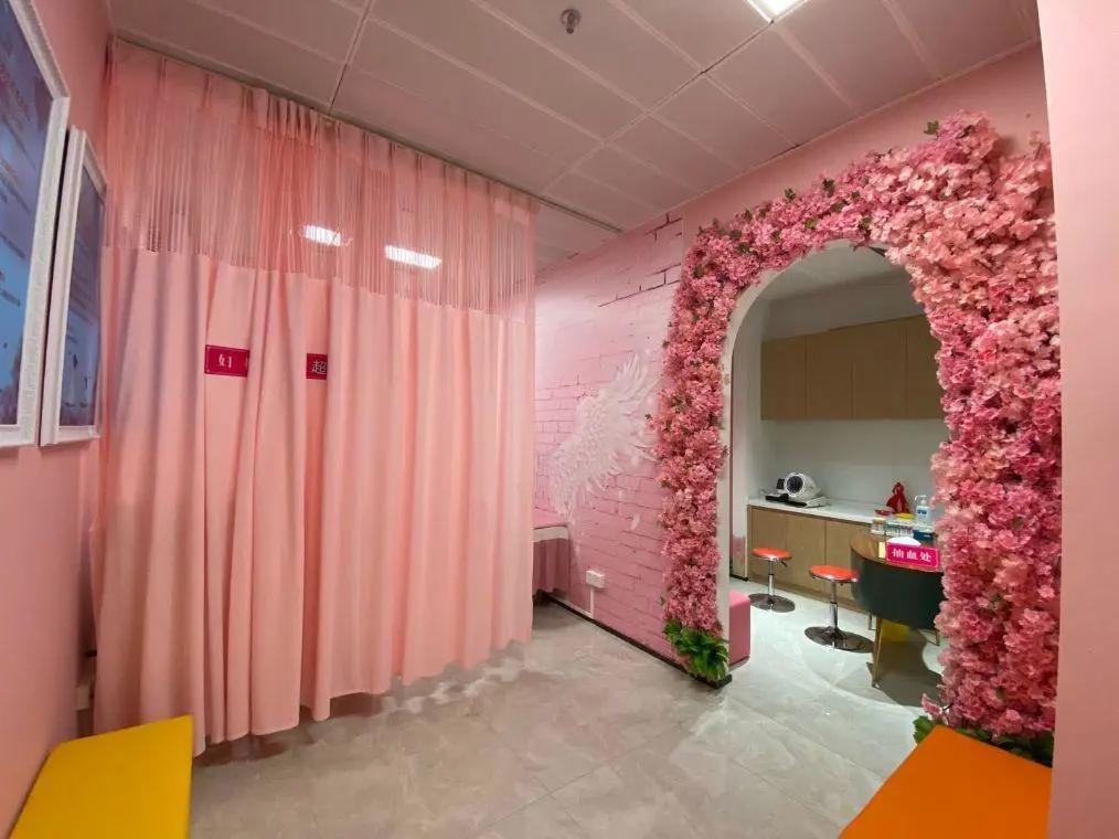 玫瑰花海里领结婚证！罗湖区婚姻登记处新址的设计有点甜！