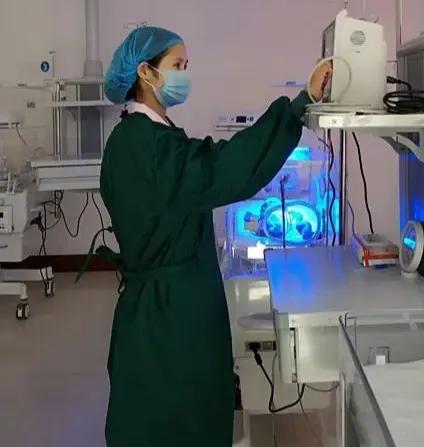 宝宝照蓝光退了皮肤就不黄了吗,宝宝照蓝光能吃退黄药吗