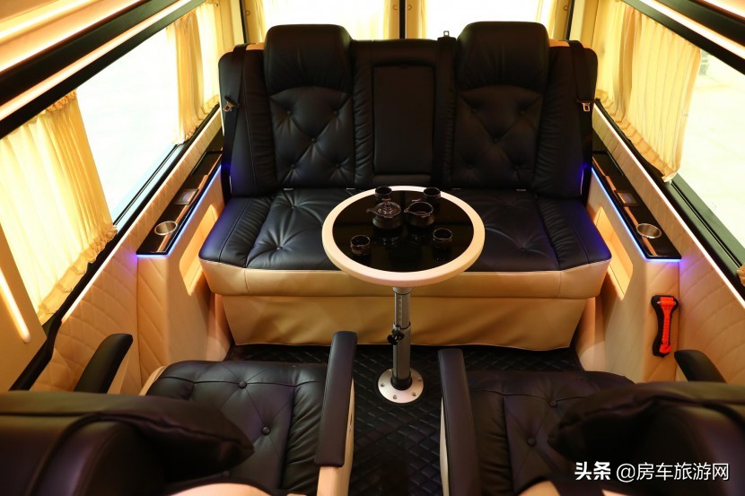 福客特进口福特商旅房车,福客特四驱越野商务单人房车