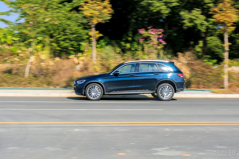 glc300l2021款和2020款的区别,2016款奔驰glc300豪华测试