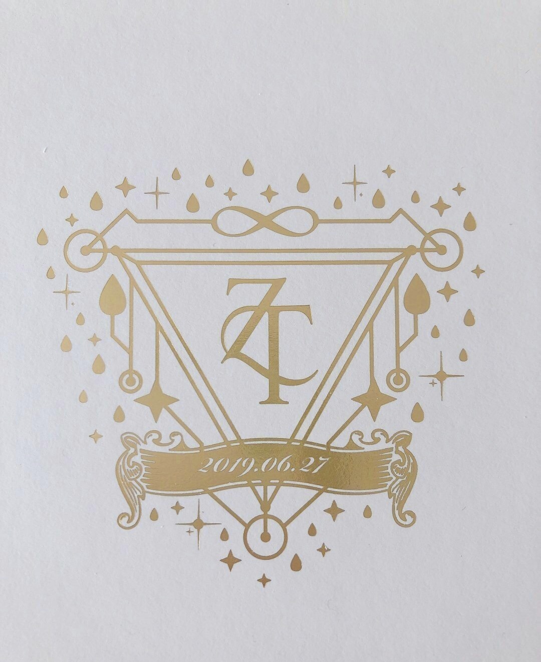 张若昀唐艺昕拍婚纱照被偶遇,网友偶遇张若昀唐艺昕拍婚纱照