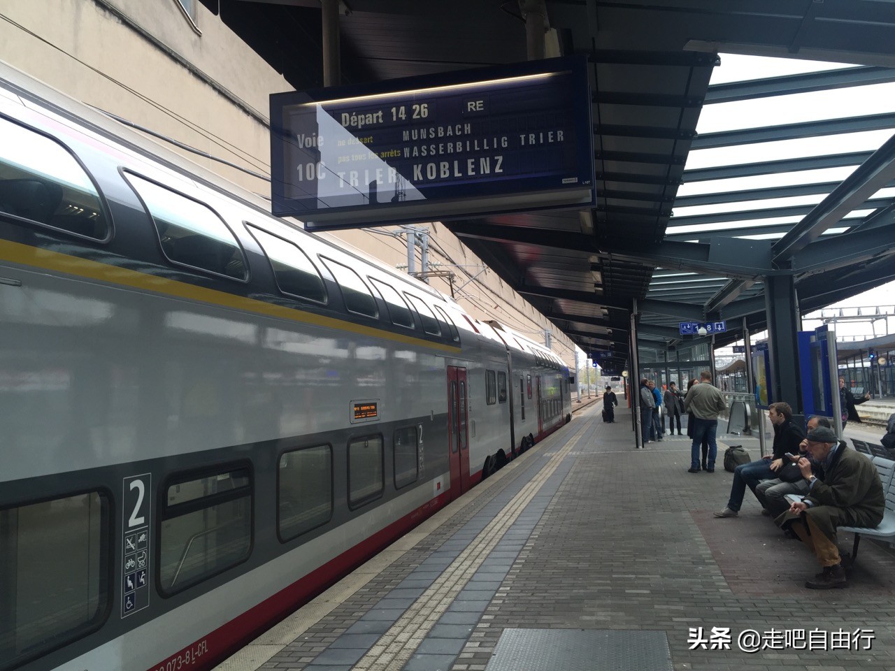 三小时环游世界,雨后漫步卢森堡的袖珍王国