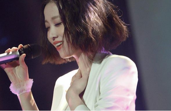 姚贝娜：患乳腺癌，割去乳房，后拍全裸写真照，死后捐出眼角膜