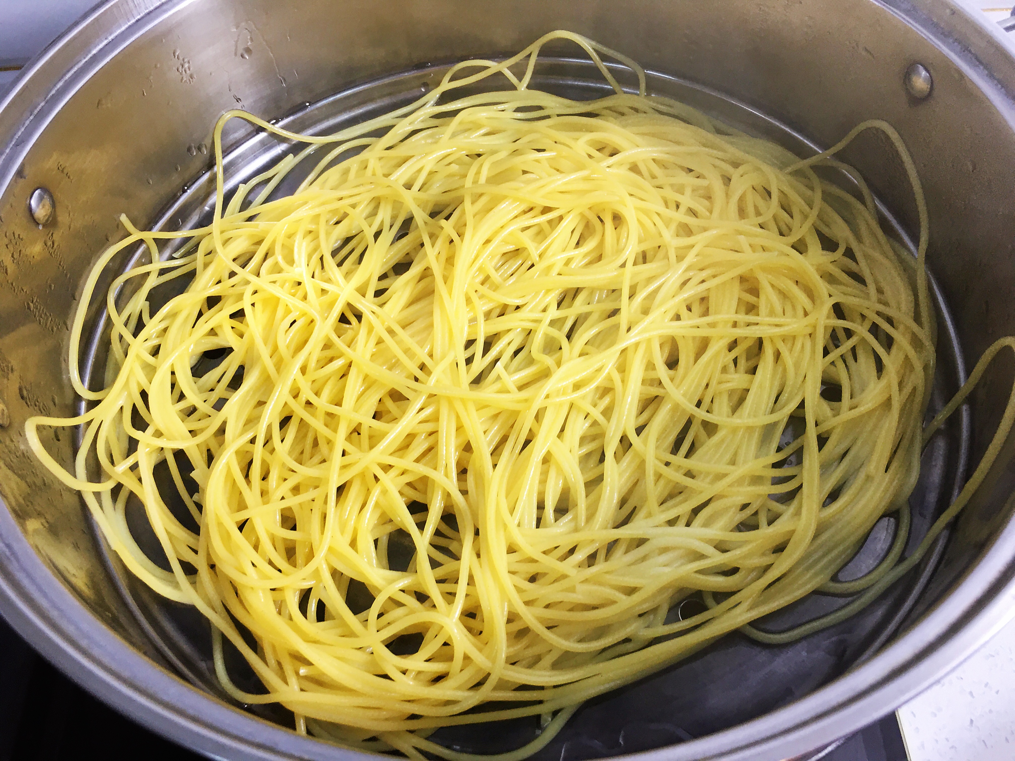 玉米面条先泡后煮的视频,玉米面条生吃