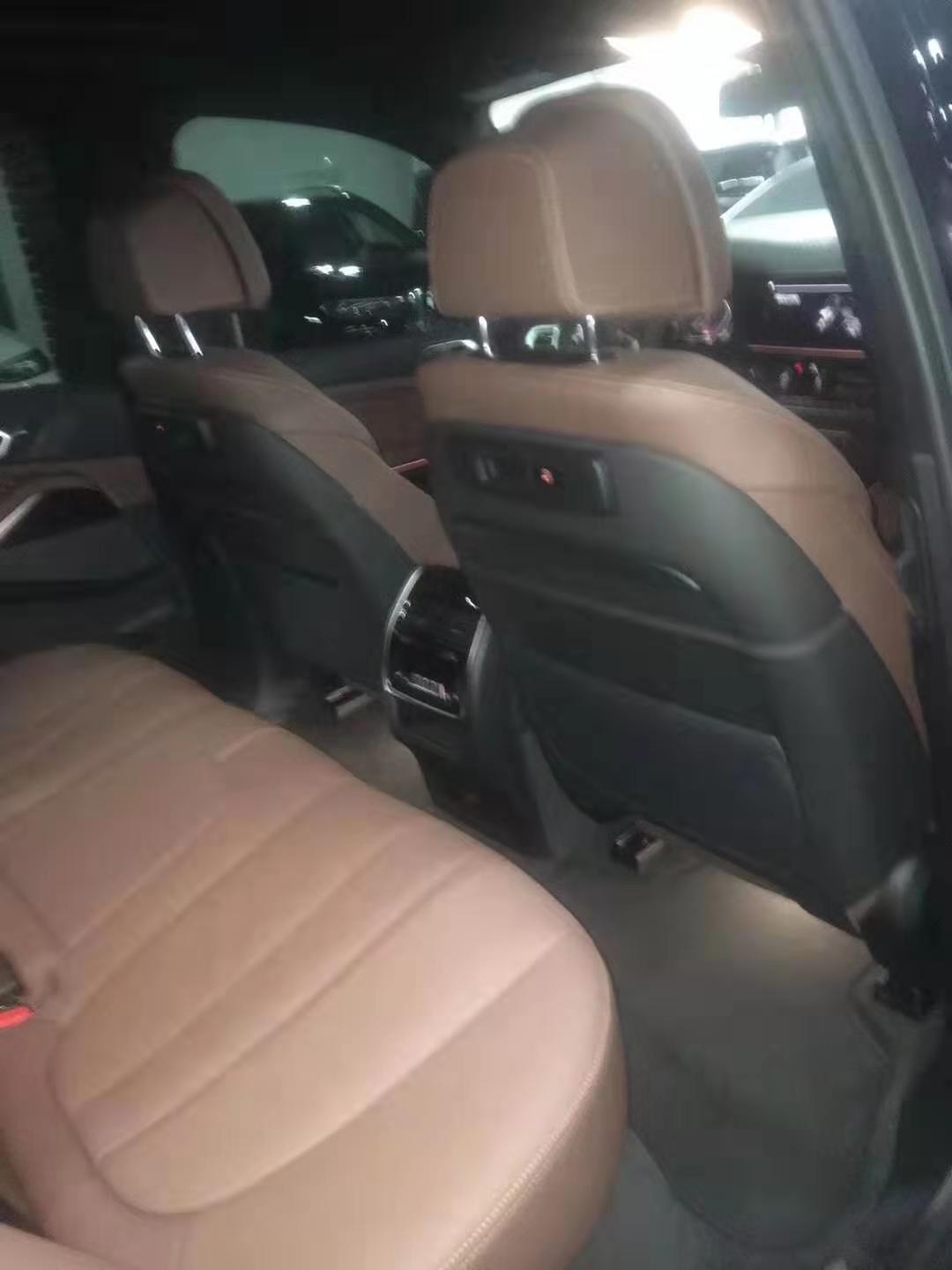 20款宝马x5顶配灰色,20款宝马x5分几个配置