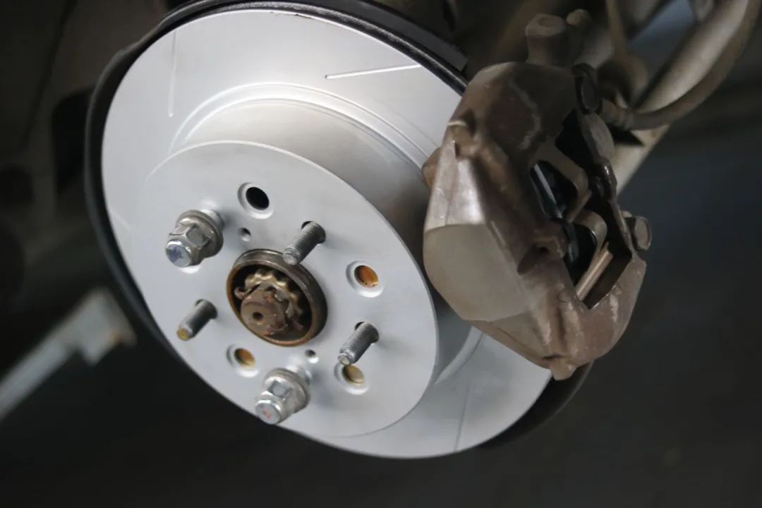 怪兽修车:翻新一辆2005年凌志LS430,当年百万经典车,满血复活