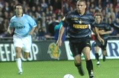 致敬外星人罗纳尔多,罗纳尔多皇马钟摆式过人