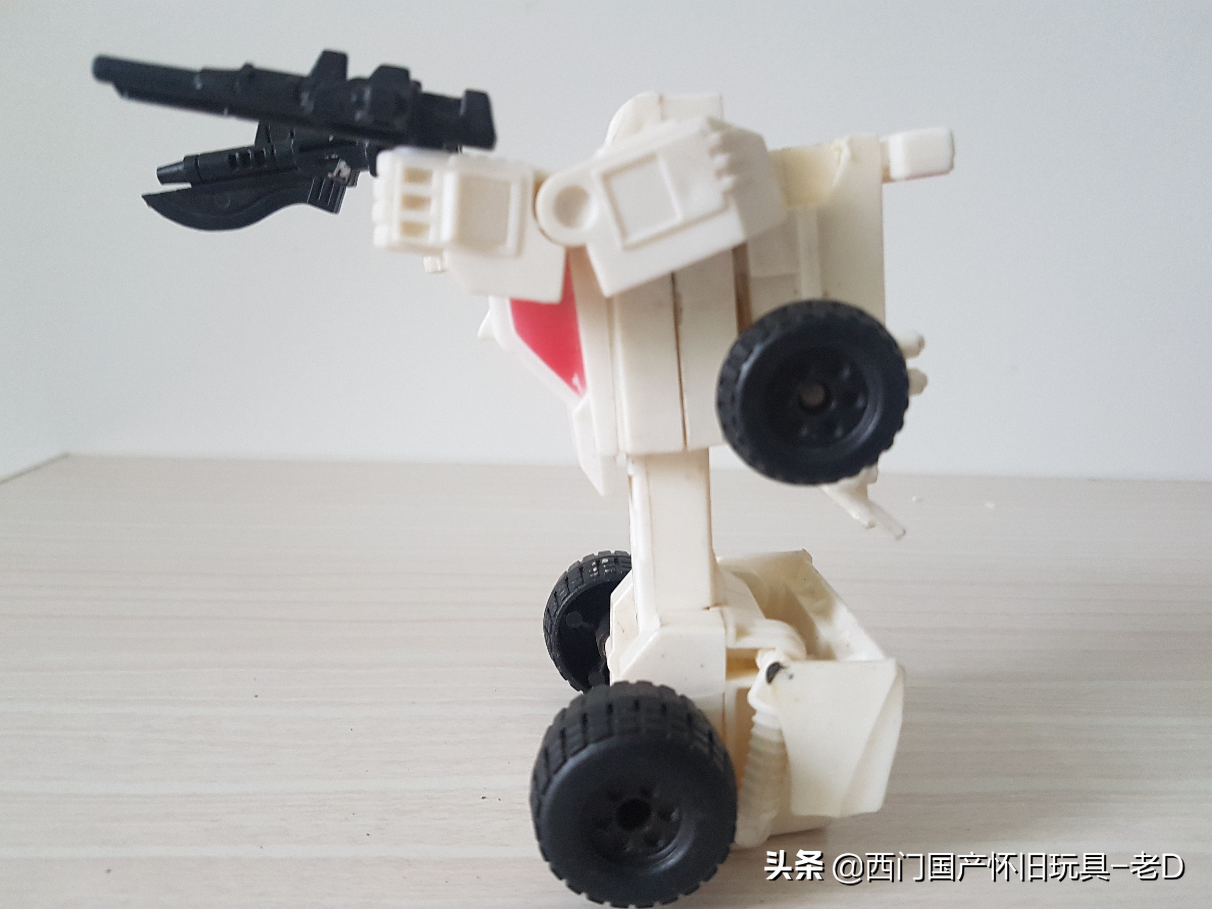 0119 变形金刚- 万宝路赛车（乔伊）老D