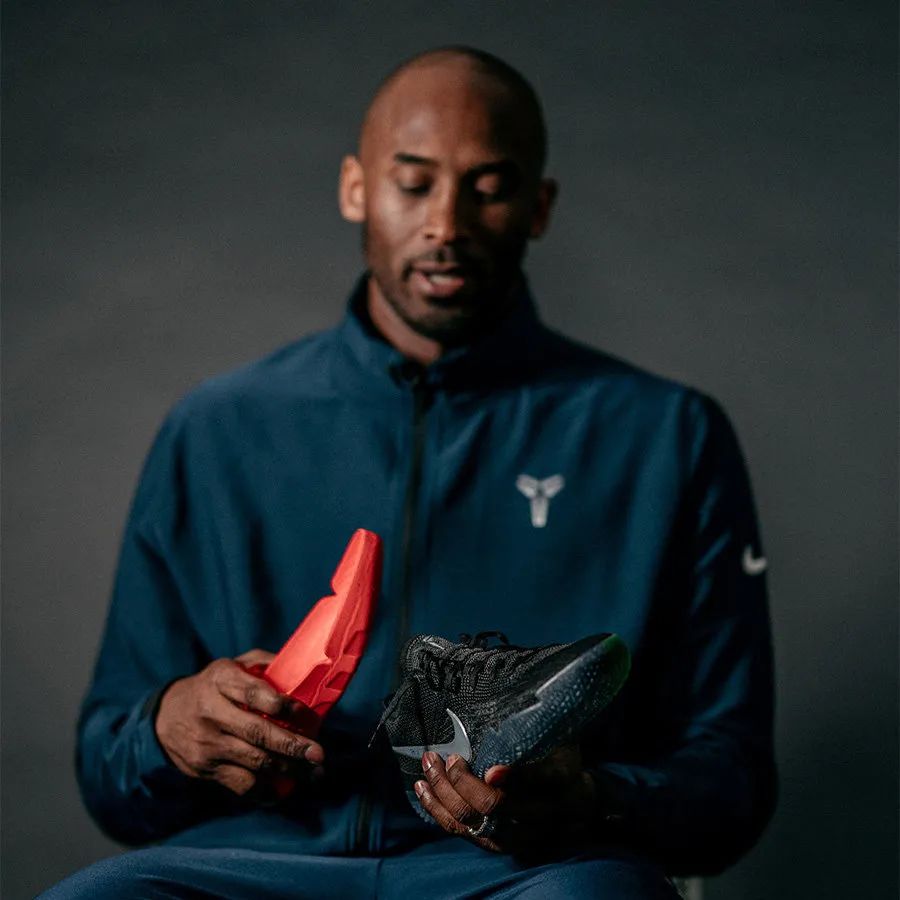 欧文多次嘲讽詹姆斯,欧文最新比赛上脚球鞋