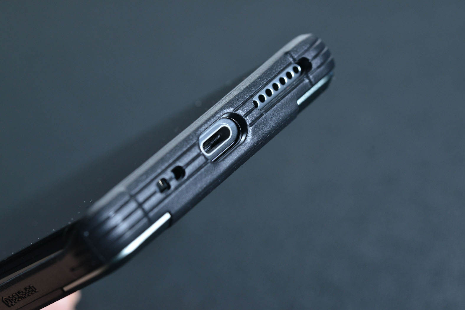 7000块的华为mate40pro,mate40pro蓝猩护甲防摔壳