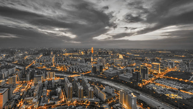 最近房价下跌买房划算吗,房价下跌首付下降吗