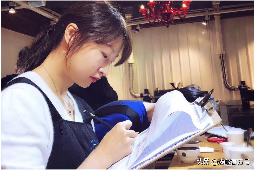 香气扑鼻!达能新品alpro亮相,背后还有一位金牌咖啡师