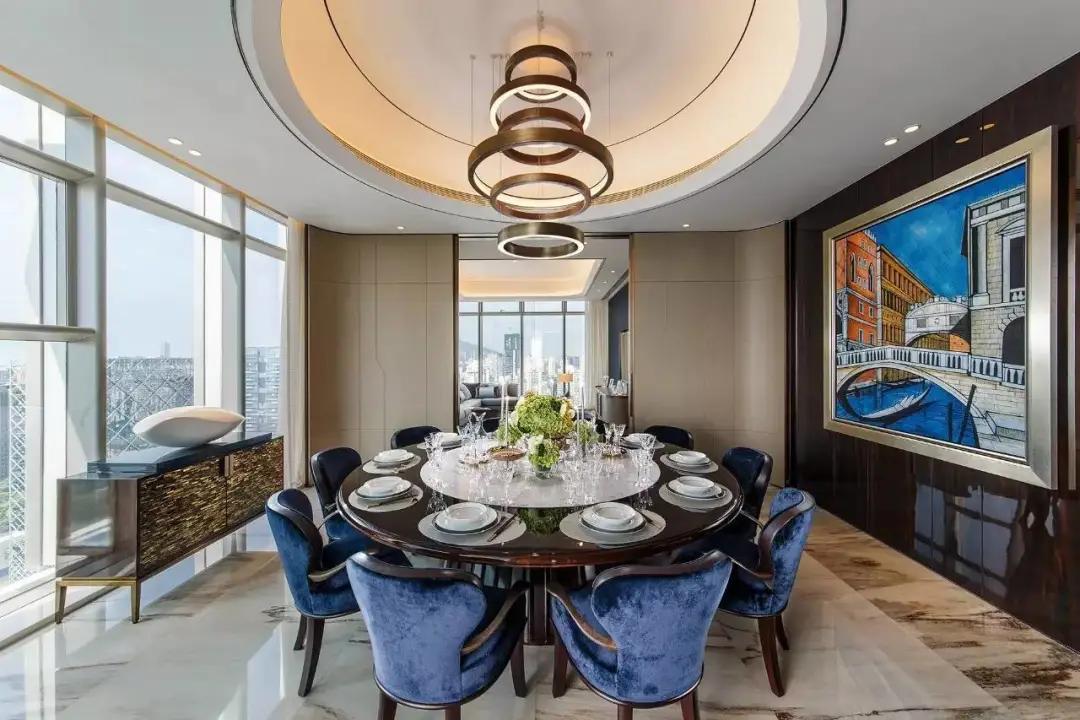 开法拉利拉法、保时捷918和迈凯伦p1的人都住啥样的豪宅？