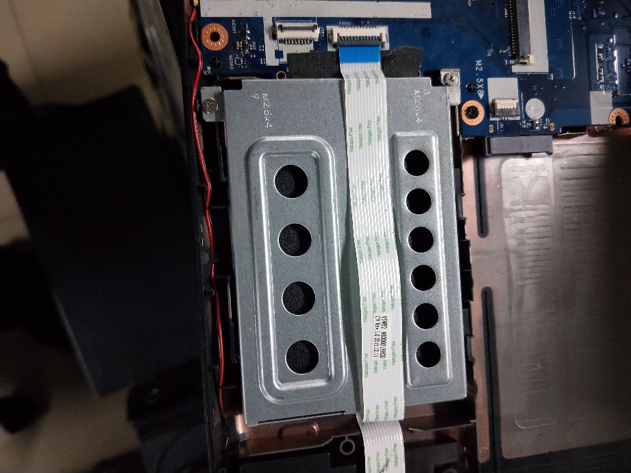 宏基E5一571笔记本换固态方法