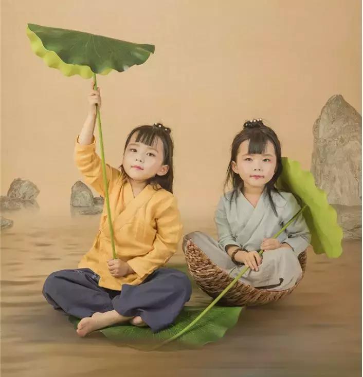 小孩眼袋有点青是脾胃不好吗,小孩子眼袋黑说脾胃差是吗