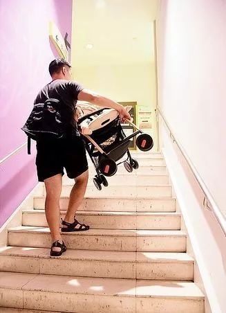 婴儿推车如何正确使用,婴儿推车操作方法