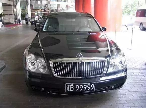 奔驰中国第一任车主,第一代奔驰车主是谁