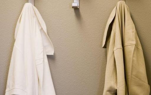 衣服太皱怎么快速解决,衣服皱了怎么办小妙招