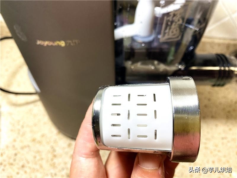 在家如何无需材料做出好吃的面条,自制面条吃起来不劲道