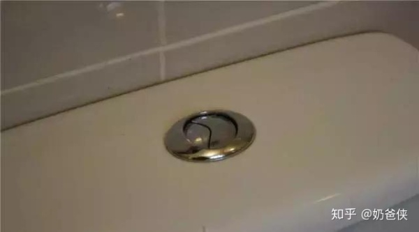 马桶一个按钮冲水无力另一个正常,马桶按钮一大一小怎么调冲水压力