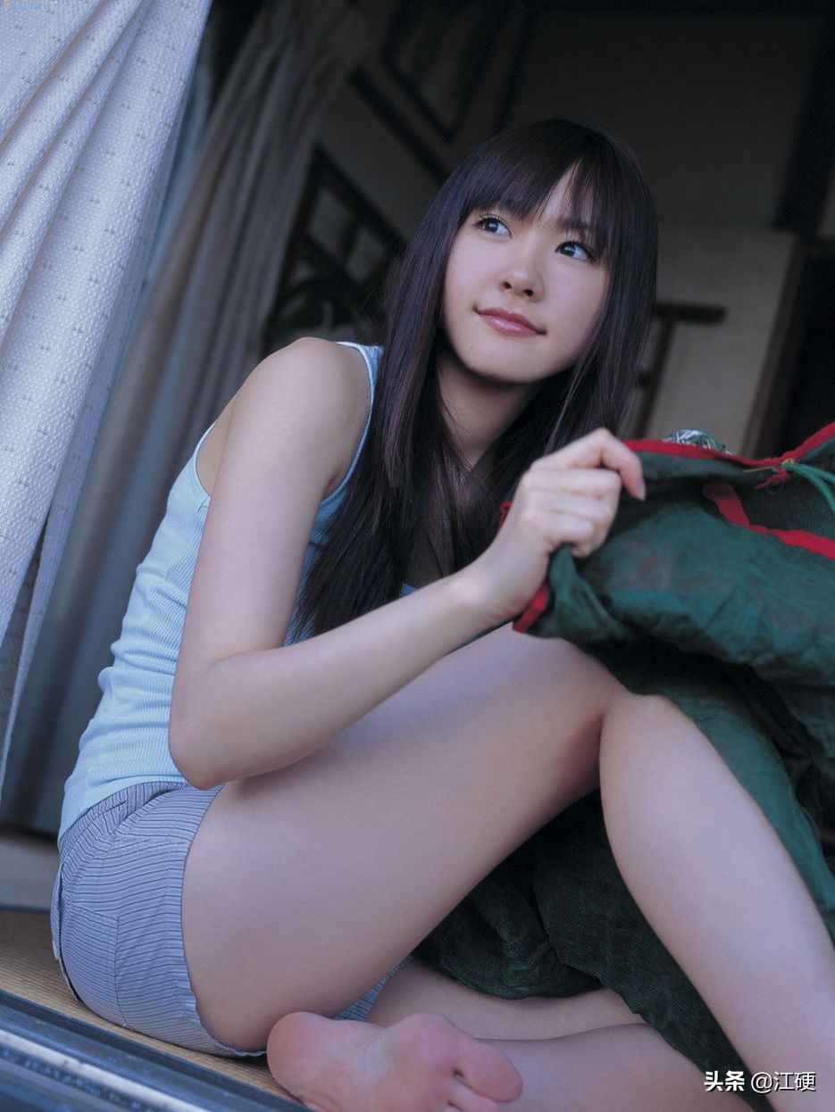 人气*优女**当选日本高中足球赛应援经理,她的声音你可能听过