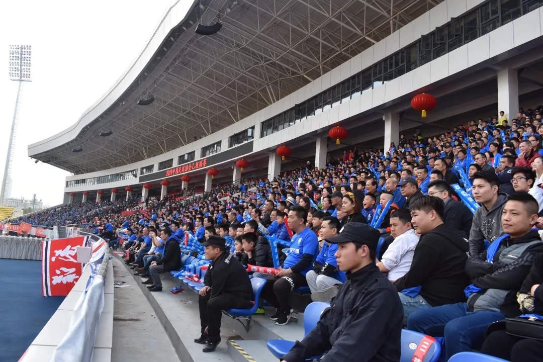 新赛季中乙联赛,武汉新华路体育场足球比赛
