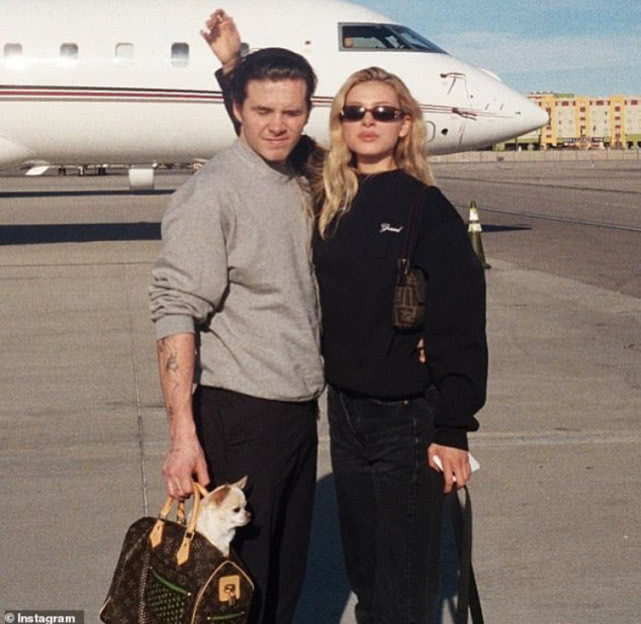 小贝长子约会,小贝长子携女友度假